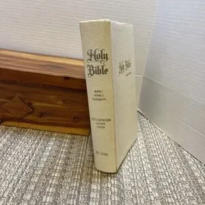 Accents | Holy Bible King James Version Giant Print Red Letter ...